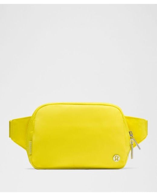 lululemon athletica Yellow – Everywhere Belt Bag Large 2L – /Neon