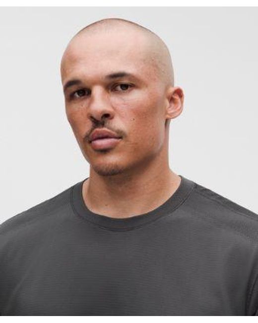 lululemon athletica Gray – Metal Vent Tech Relaxed-Fit Short-Sleeve Shirt Training – – Size Large for men