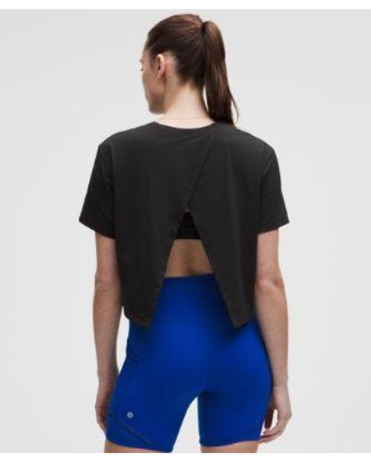 lululemon athletica Black – Pace Crush Cross-Back Graphic T-Shirt – –