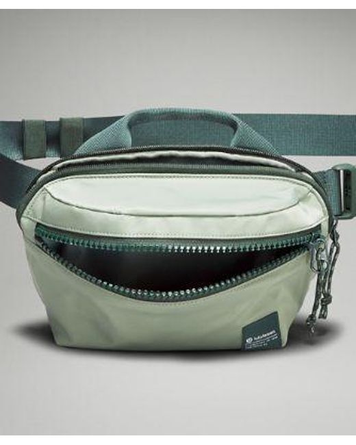 lululemon athletica Green – All Day Essentials Belt Bag 2.5L –