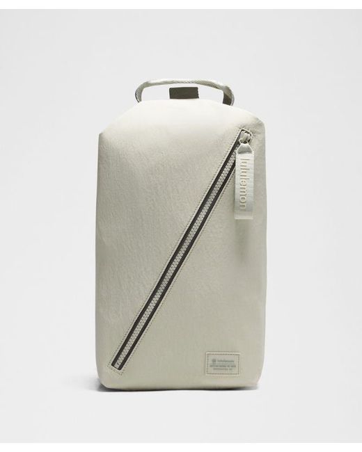 lululemon athletica White – Fast Track Bag 2.0 9L –