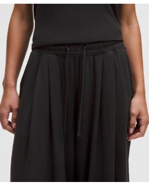 lululemon athletica Black – Becalm High-Rise Pleated Extra-Wide Leg Pants Fabric – – Size Medium