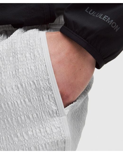 lululemon athletica Black – Mile Maker Reflective Linerless Shorts – 6" – – Size Large for men
