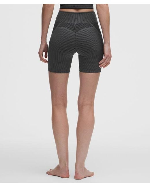 lululemon athletica Black – Salutations High-Rise Yoga Shorts – 6" – – Size 4