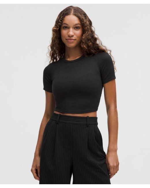 lululemon athletica Black – Hold Tight Straight Hem Cropped T-Shirt – – Size 4