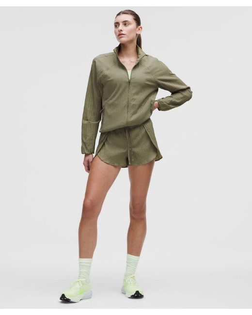 lululemon athletica Green – Negative Split Textured Run Shorts – 2.5" – –