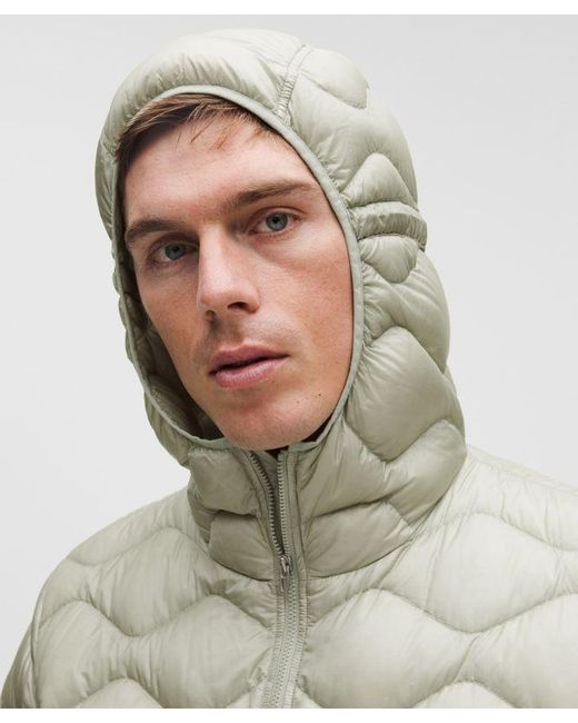 lululemon athletica Gray – Featherweight 900-Down-Fill Quilted Hooded Jacket – /Pastel – Size Large for men