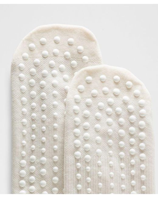lululemon athletica Natural – Find Your Balance Grip Socks Strappy – – Size Large