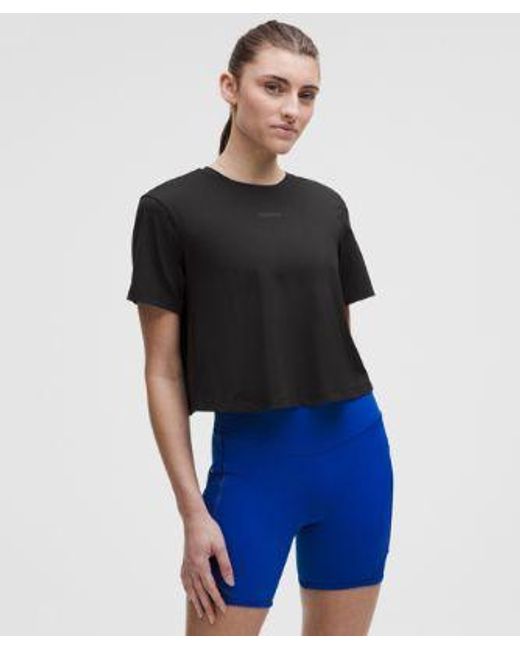 lululemon athletica Black – Pace Crush Cross-Back Graphic T-Shirt – –