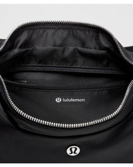 lululemon athletica Black City Essentials Shoulder Bag 4L