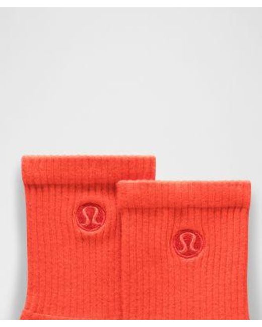lululemon athletica Red – Daily Essential Quarter Socks – –