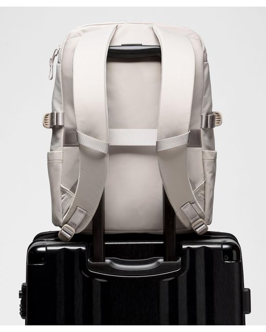 lululemon New Crew Backpack 22L in Gray | Lyst display picture 1