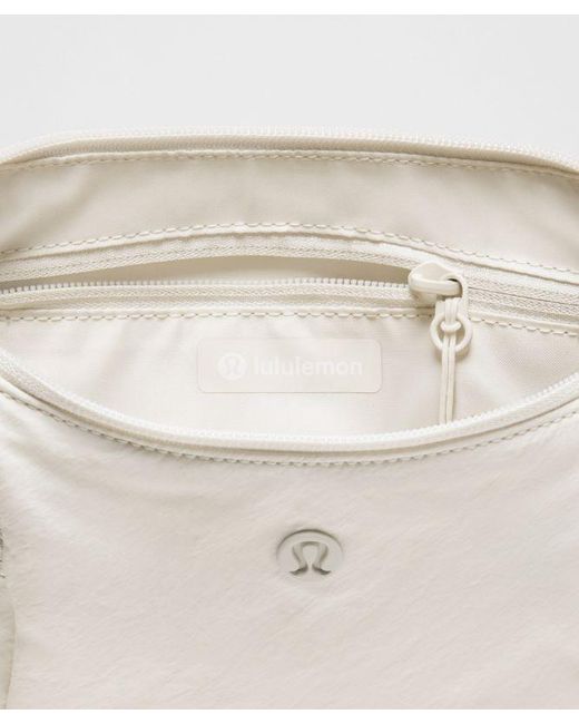 lululemon athletica White – Small Slouchy Sling Bag 3L –