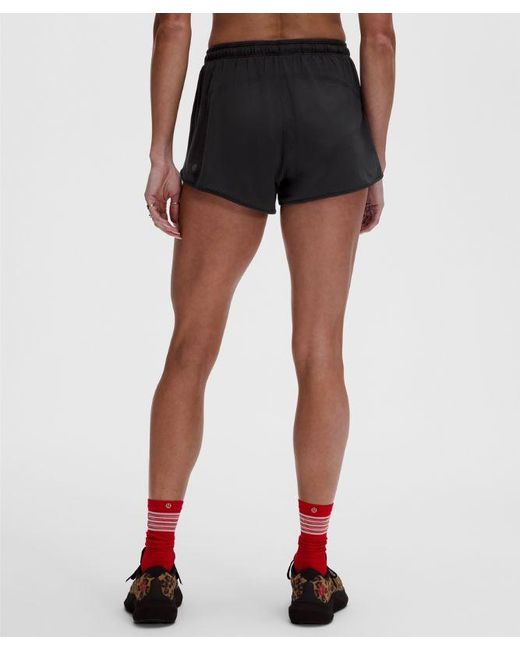 lululemon athletica Black – Swiftly Mid-Rise Shorts – 3" – – Size 4