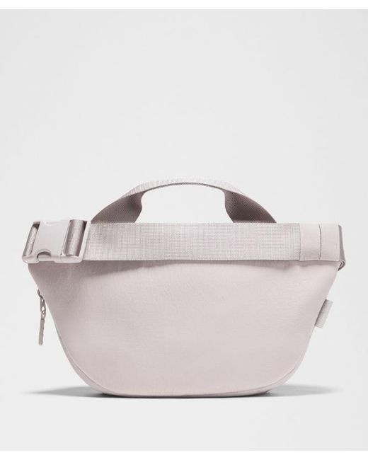lululemon athletica Natural – Curved Crossbody Bag 3L
