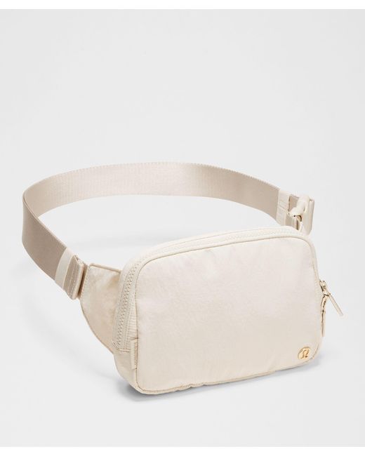 lululemon athletica Natural Everywhere Belt Bag Large With Long Strap 2L
