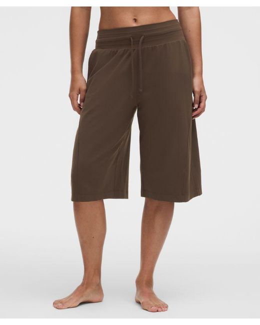 lululemon athletica Brown – Groove Mid-Rise Relaxed Bermuda Shorts – – Size 6