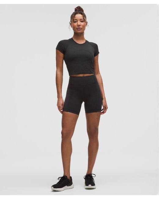 lululemon athletica Black – Swift Speed High-Rise Shorts – 6" – – Size 4