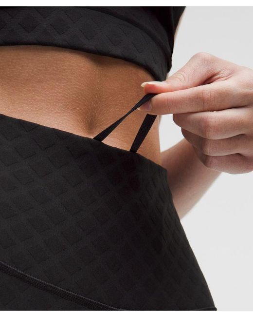 lululemon athletica Black – 3D Jacquard Diamond Train High-Rise Tight Leggings – 25" – – Size 4