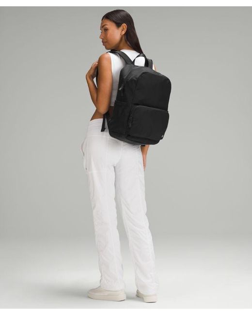 lululemon athletica Black – Everywhere Backpack 22L –