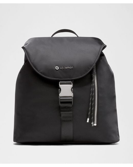 lululemon リュックサック　バッグ　ブラック　フラップ　10L おまけ lululemon Drawstring Bucket Backpack 10L in Black | Lyst