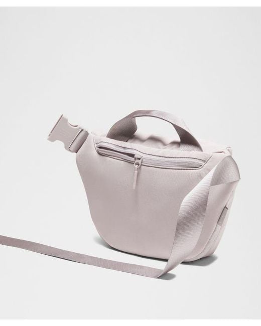 lululemon athletica Natural – Curved Crossbody Bag 3L