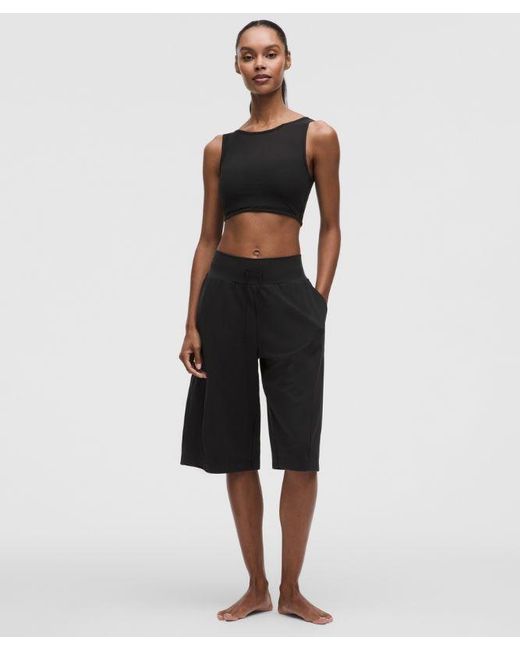 lululemon athletica Black – Groove Mid-Rise Relaxed Bermuda Shorts – – Size 10