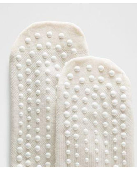 lululemon athletica Natural – Find Your Balance Grip Socks Strappy – – Size Large