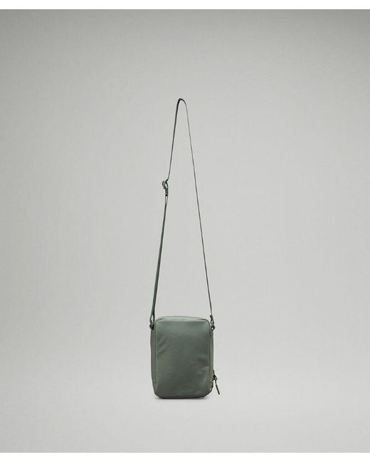 lululemon athletica Green – Easy Access Crossbody Bag 1.5L –