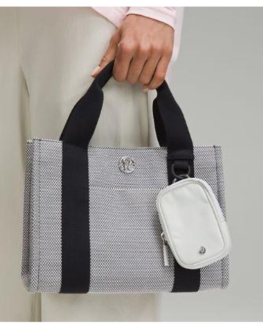 lululemon athletica Gray – Clippable Nano Pouch Bag –