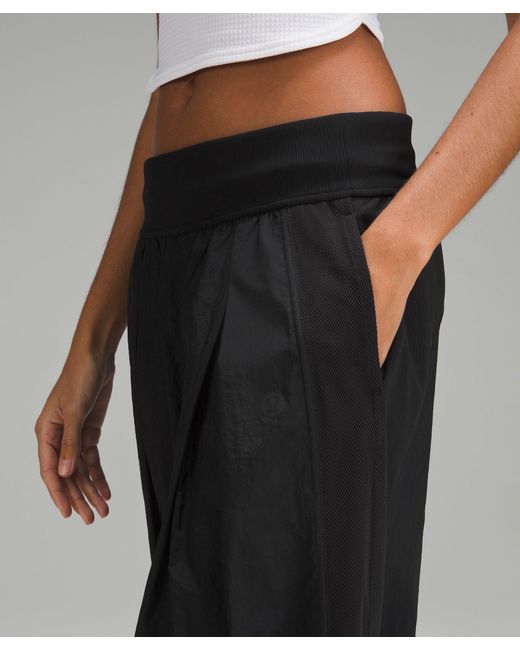 lululemon athletica Lightweight Tennis Mid-rise Track Pants Full Length - Color Black - Size 12