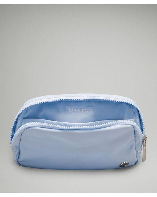 lululemon athletica Blue – Everywhere Belt Bag 1L – /Pastel