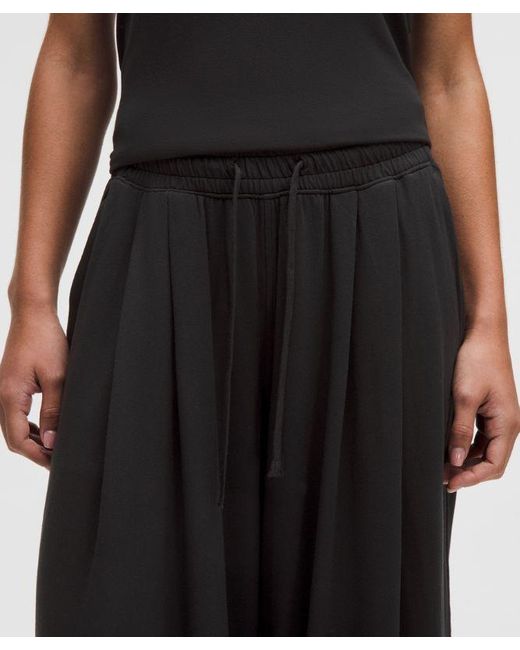 lululemon athletica Black – Becalm High-Rise Pleated Extra-Wide Leg Pants Fabric – – Size Medium