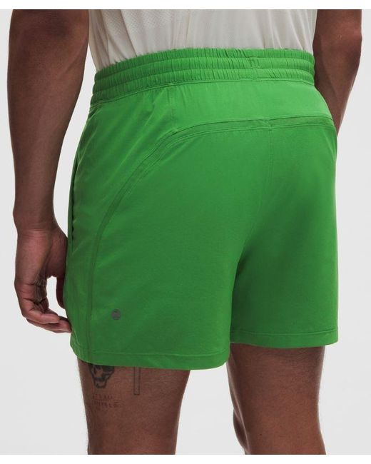 lululemon athletica Green – Pace Breaker Linerless Shorts – 5" – – Size Large for men
