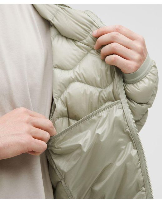 lululemon athletica Gray – Featherweight 900-Down-Fill Quilted Hooded Jacket – /Pastel – Size Large for men