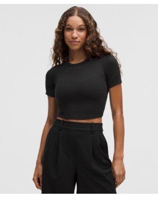 lululemon athletica Black – Hold Tight Straight Hem Cropped T-Shirt – – Size 4