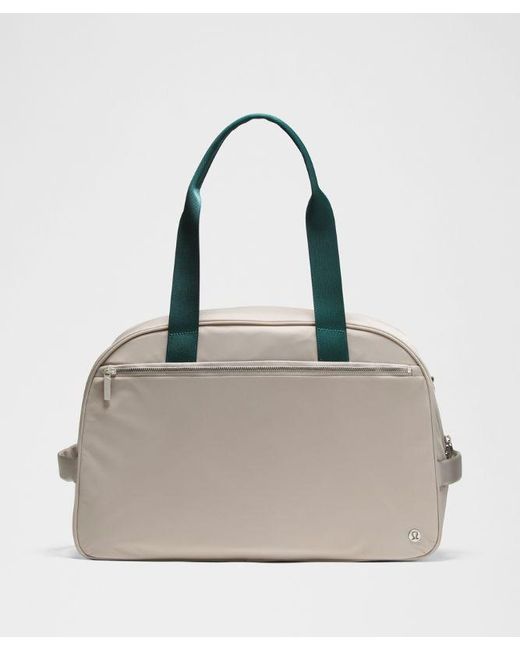 lululemon athletica Gray – City Essentials Duffle Bag 28L – /Khaki