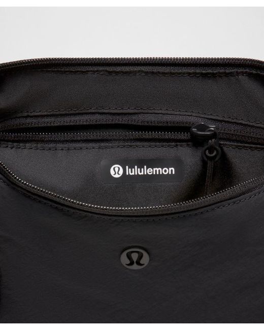 lululemon athletica Black – Small Slouchy Sling Bag 3L –