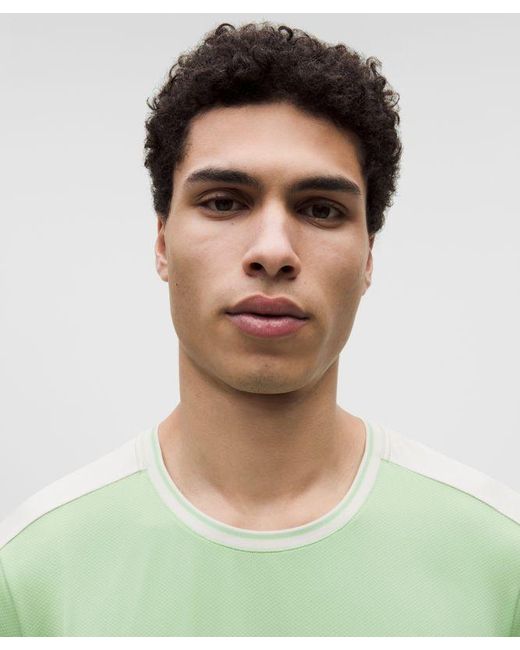 lululemon athletica Green – Uv-Protective Mesh Panelled Tennis Shirt – /Pastel – Size Large for men