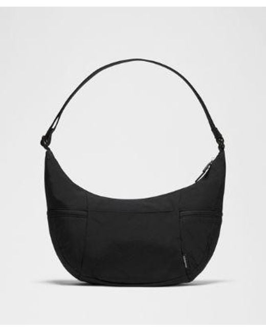 lululemon athletica Black – Slouchy Sling Bag 6L –