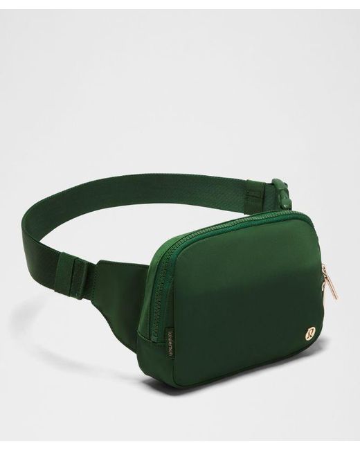 lululemon athletica Green – Everywhere Belt Bag Large 2L –