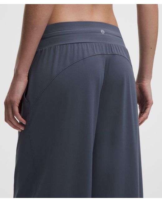 lululemon athletica Blue – Groove Low-Rise Relaxed Cinch Pants Regular – – Size 4