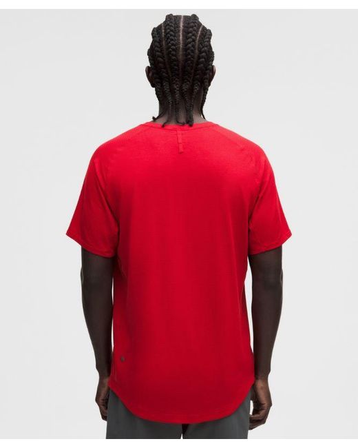 lululemon athletica Red – License To Train Short-Sleeve Shirt – /Neon – Size Large for men