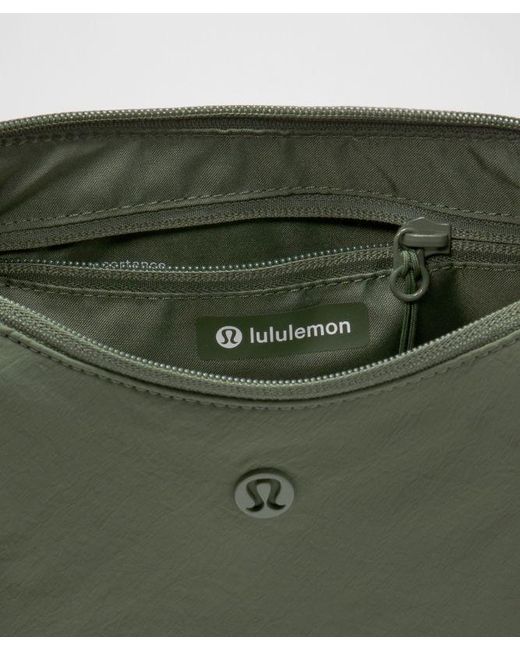 lululemon athletica Green – Small Slouchy Sling Bag 3L –