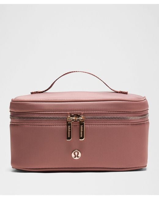 lululemon Travel Toiletry Bag 3.5L in Red | Lyst lululemon Travel Toiletry Bag 3.5L in Red | Lyst
