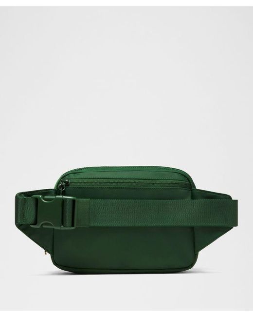 lululemon athletica Green – Everywhere Belt Bag Large 2L –