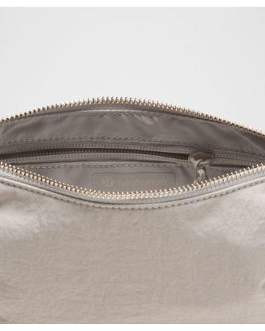 lululemon athletica White – Convertible Ruched Strap Crossbody Bag Mini 1.5L –