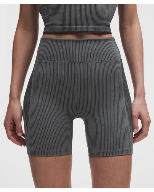 lululemon athletica Black – Salutations High-Rise Yoga Shorts – 6" – – Size 4