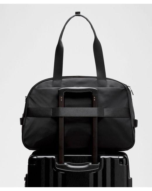 weekender bag lululemon Duffel Rikochet Resale Online This duffle has ample storage to pack sweat essentials and cushioned straps to maximize commuting comfort Shoppers say this new Lululemon