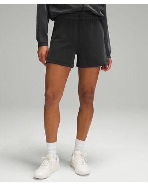 lululemon athletica Black – Softstreme High-Rise Shorts – 4" – –